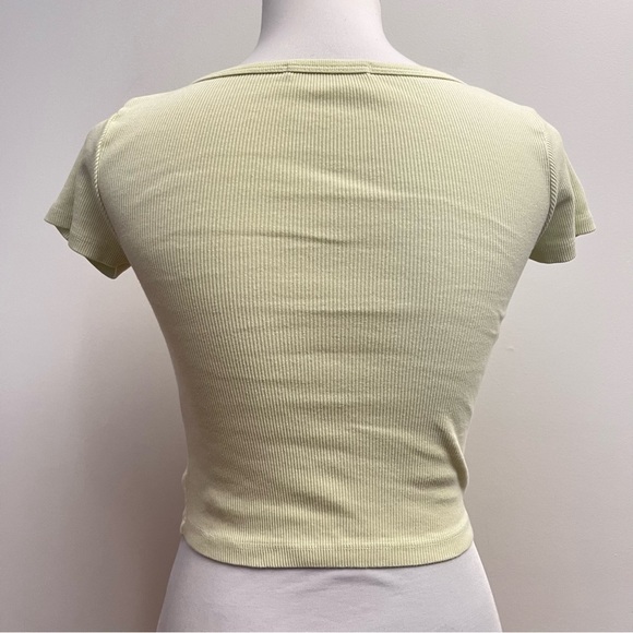 Brandy Melville Light Green Ribbed Button Up Cropped Short Sleeve Henley - Picture 6 of 8